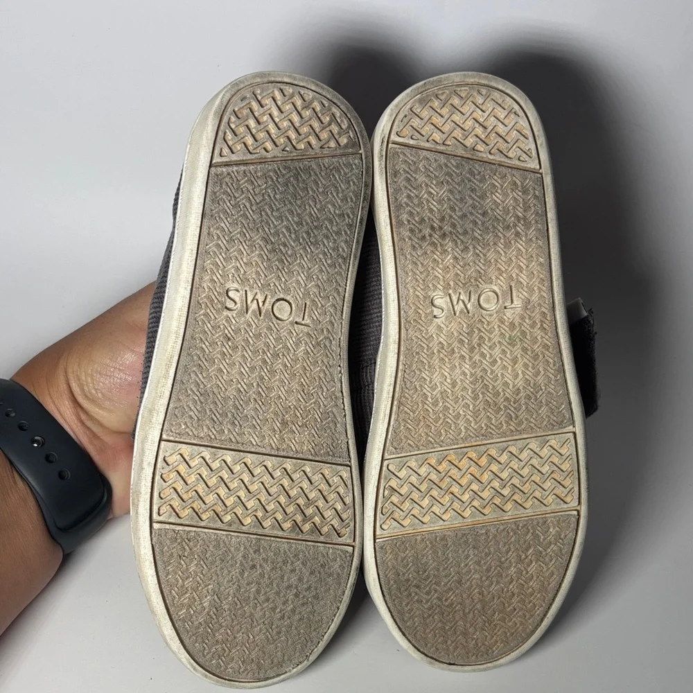 Toms Kids Gray Slip-On shoes